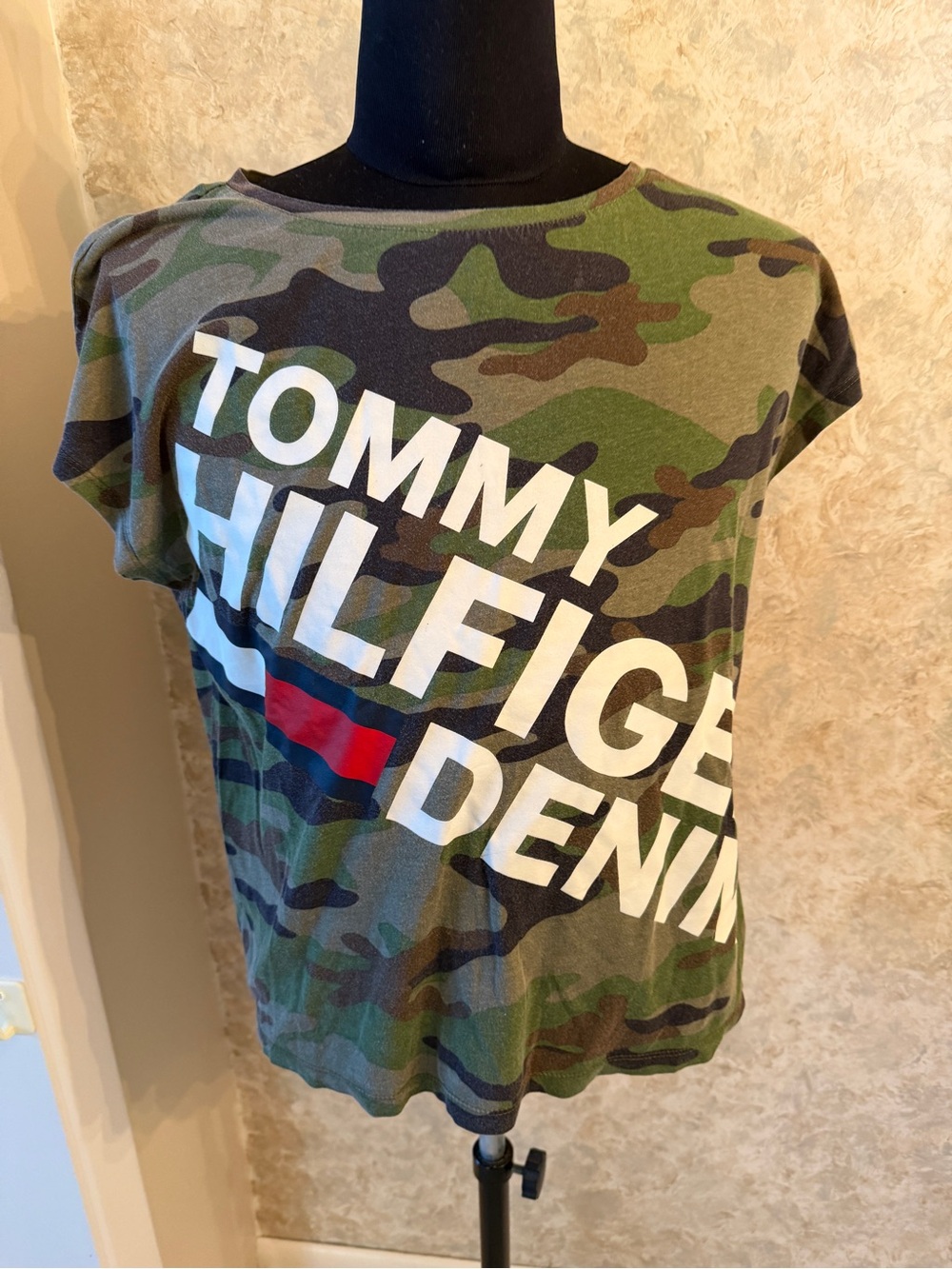 Tommy Hilfiger women’s Camo Logo Tee - Green